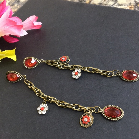 Antique Gold & Flower Dangle Earrings - Picture 2 of 8